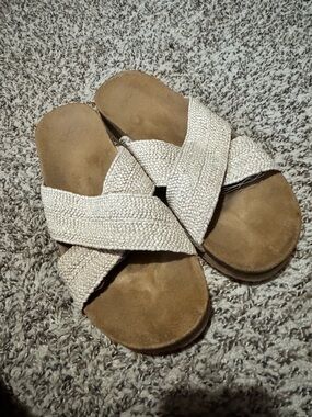 Women's Woven raffia Cross-Band Slide Sandals in Natural Beige